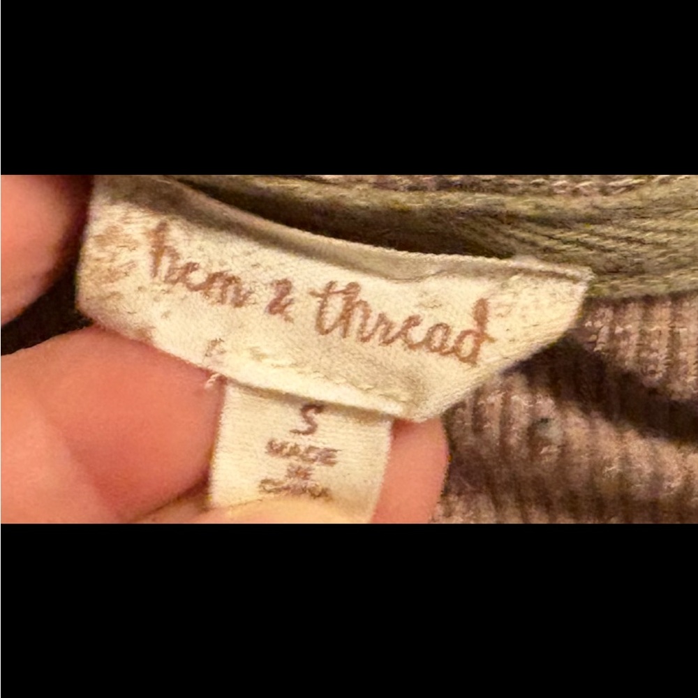 Hem & Thread Ribbed Knit Top - Picture 4 of 4